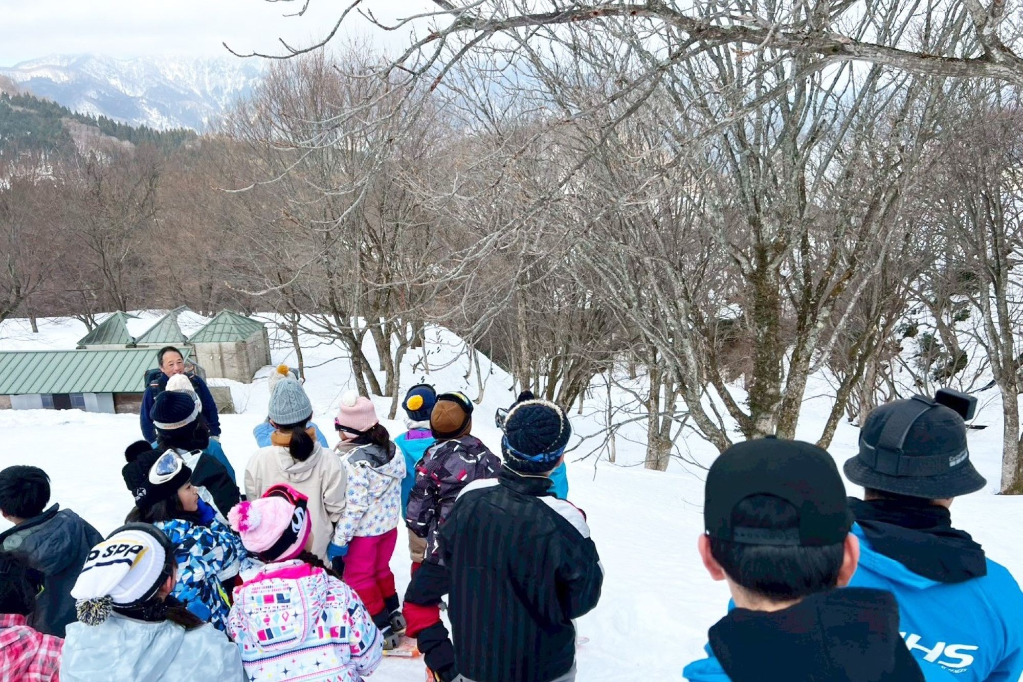 アップダウンのある雪道を1時間ほど散策