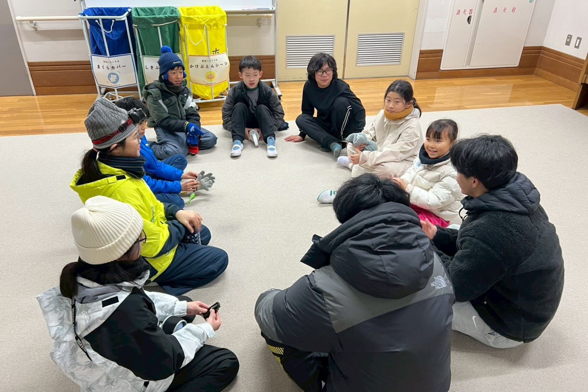 班ごとにわかれて1日目を振り返る