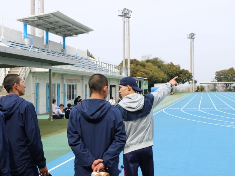 第3種公認競技場の陸上競技場を見学・大阪体育大学