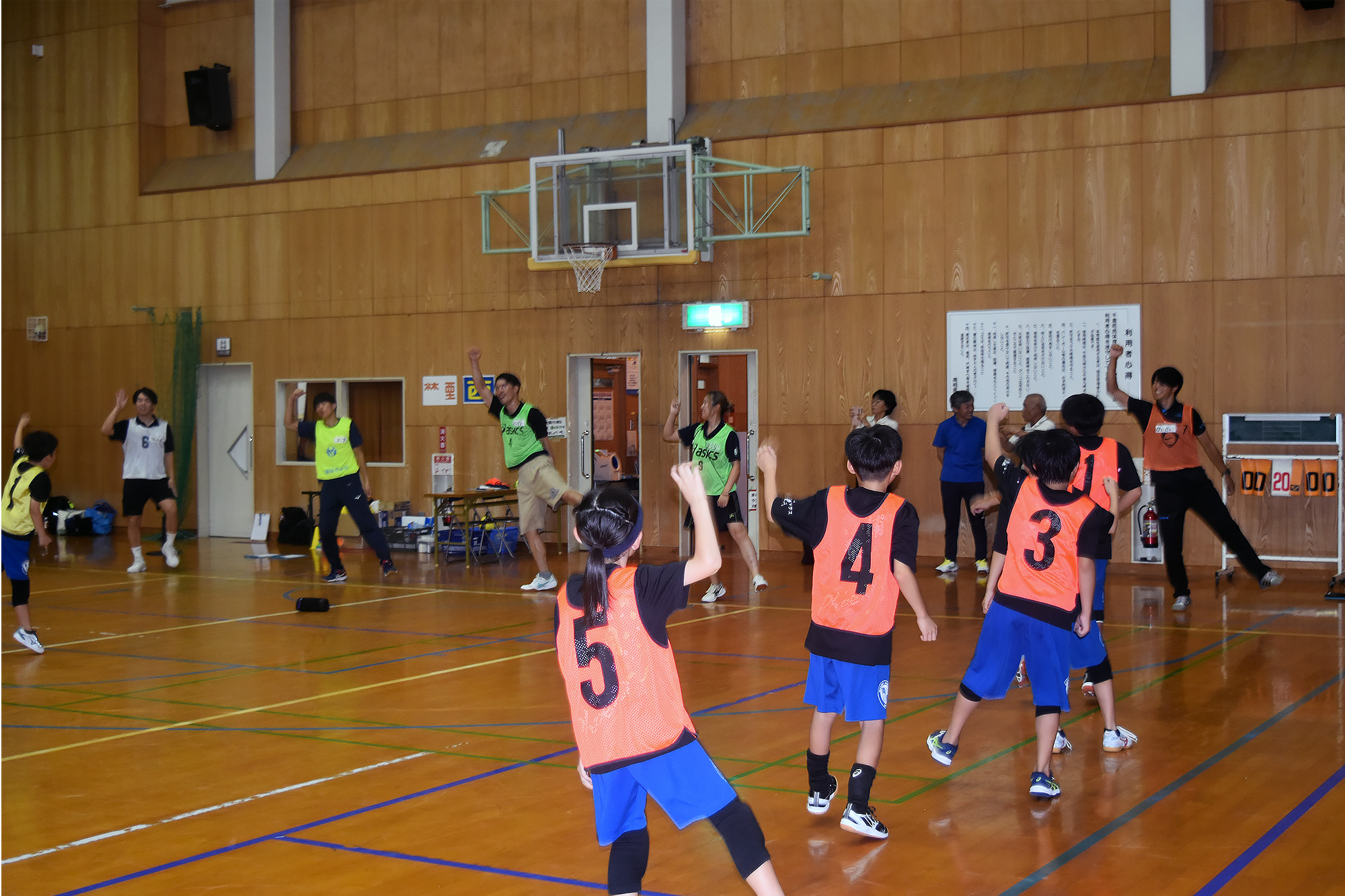 地元の小中学生とのスポーツ交流