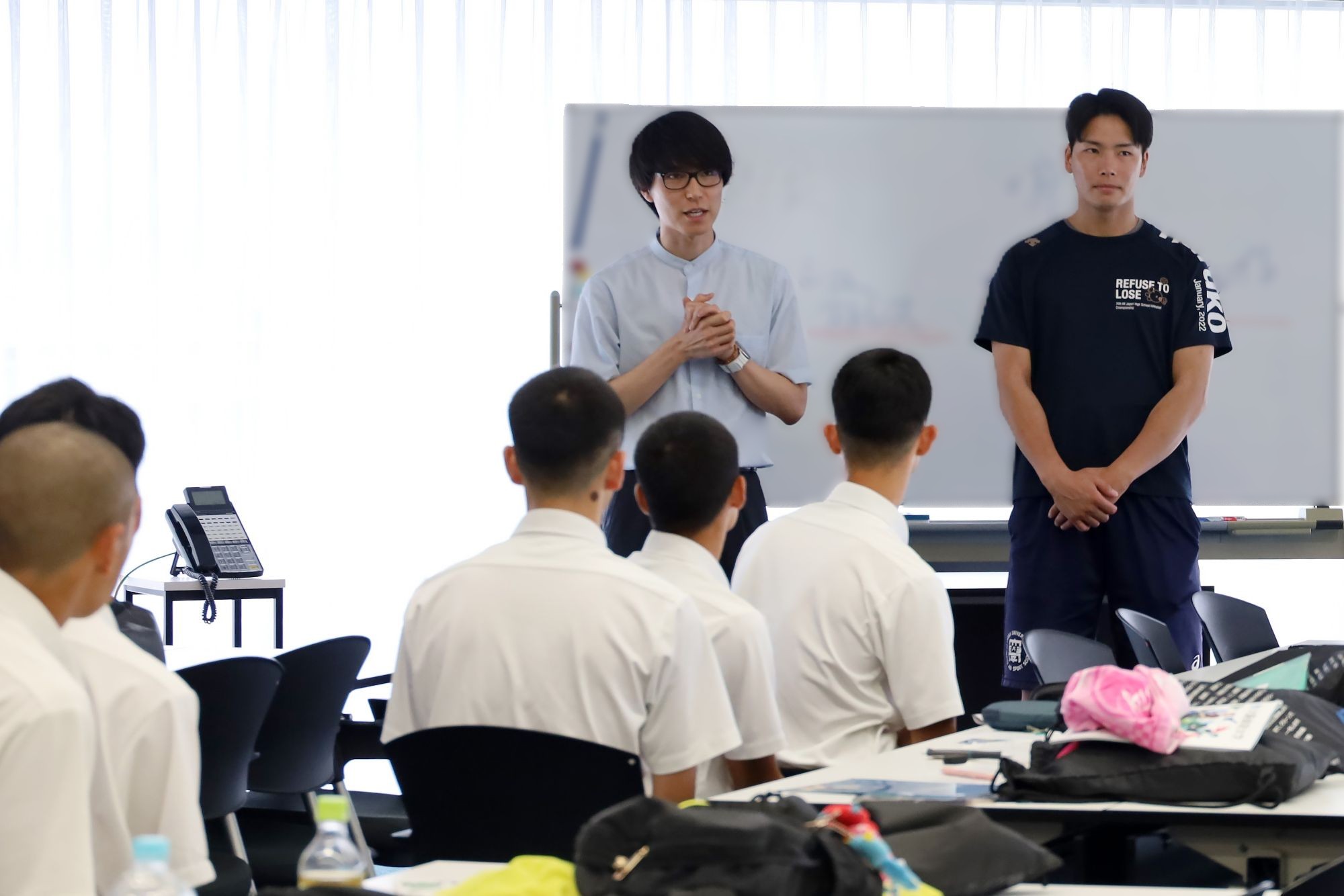 大学で学んだことが今の自分に活きていると話す山本聖也さん（体育学部体育科教育コース 卒業／大学院スポーツ科学研究科 修了）