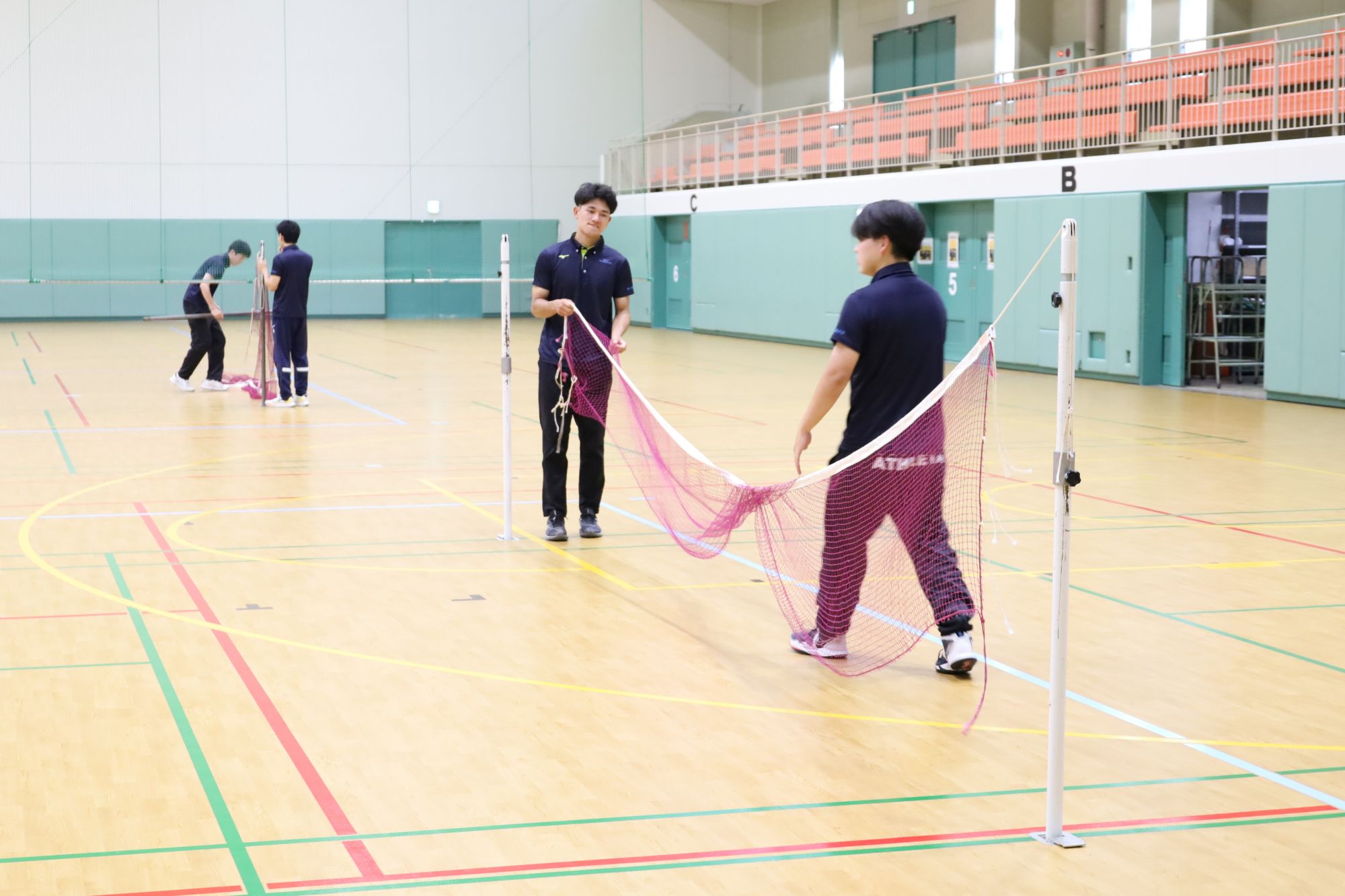 参加者が来る前に、入念に準備します