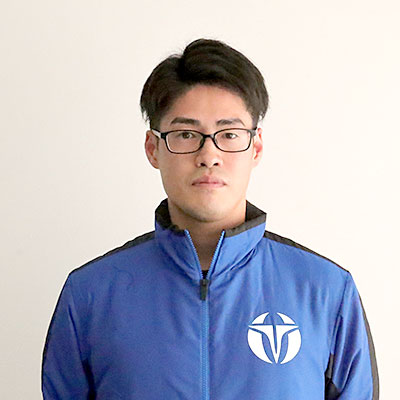 𠮷本遼(よしもと・はるか)監督