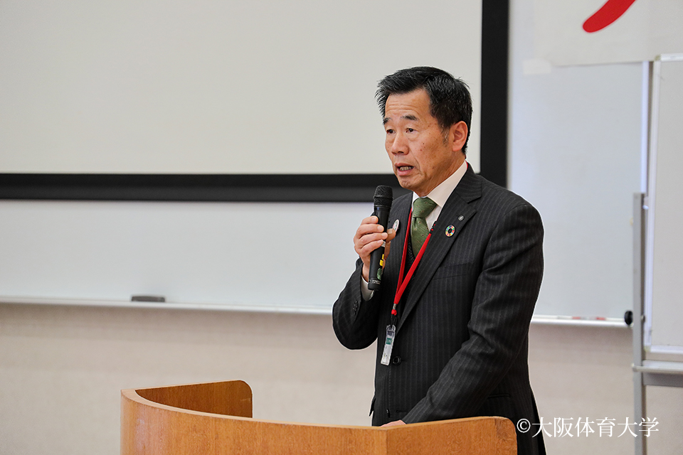 会の冒頭であいさつをされた、藤原敏司熊取町長。ステーション活動をする会員を感謝と労いの言葉をかけられました