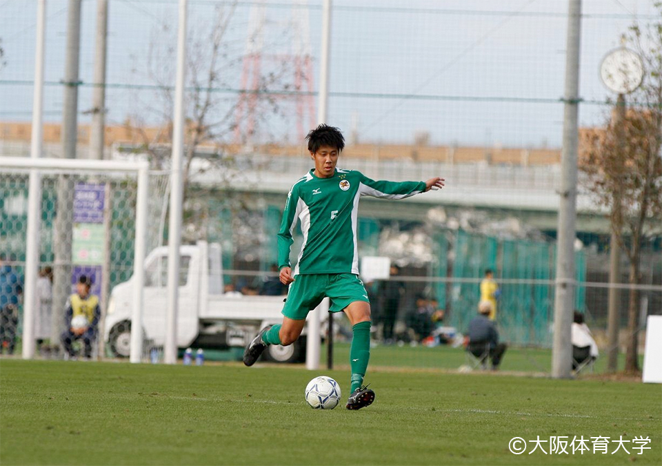 サッカー部 男子 田中駿汰選手 わずか4名の大学所属選手の一人として U 22代表に選出 クラブ スポーツ局 大阪体育大学