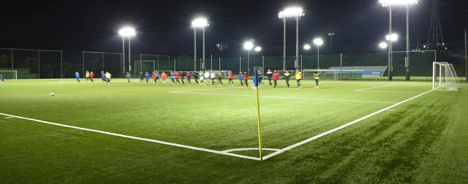 サッカー場 人工芝 大阪体育大学