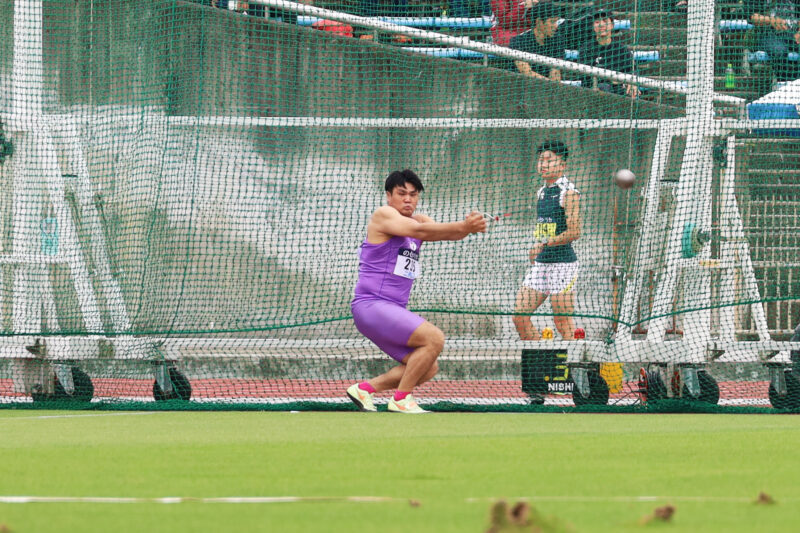 〈男子ハンマー投げ〉優勝　吉田明大