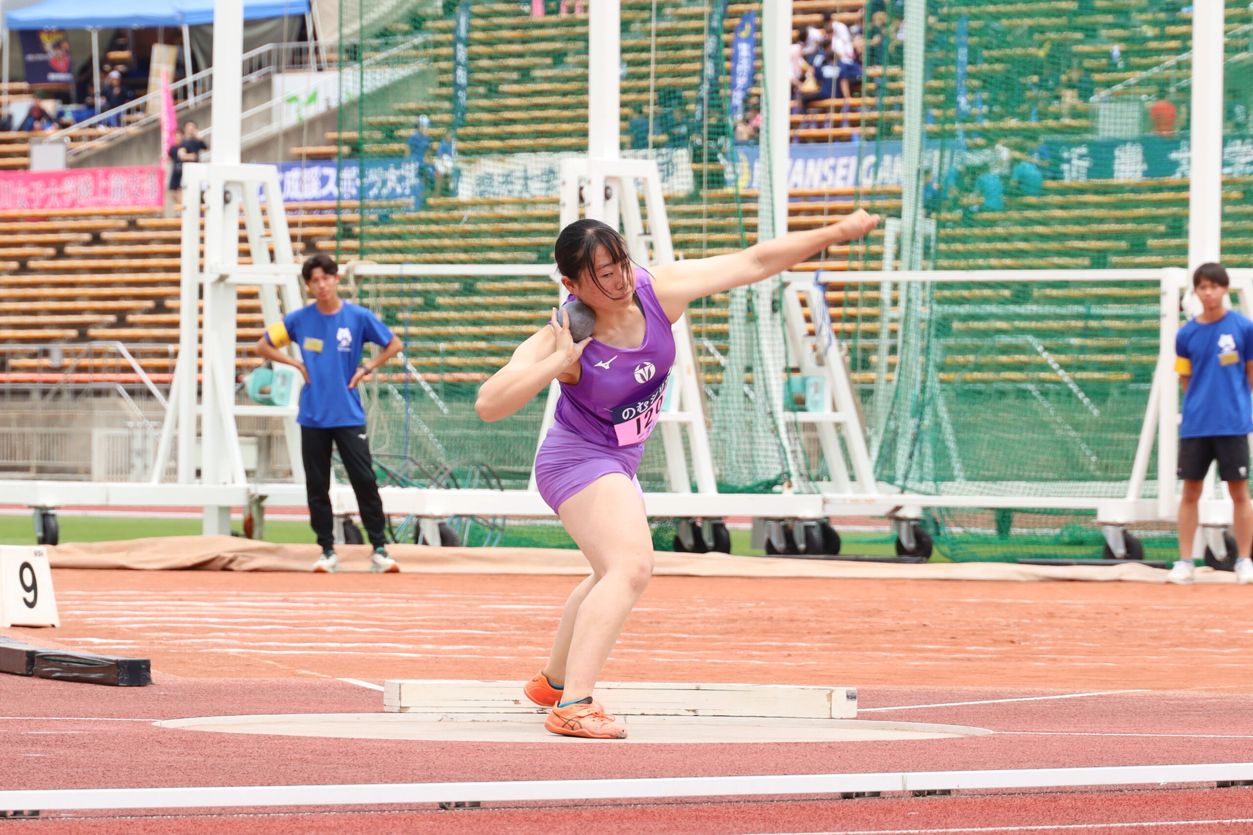 〈女子砲丸投げ〉 優勝 中原鈴