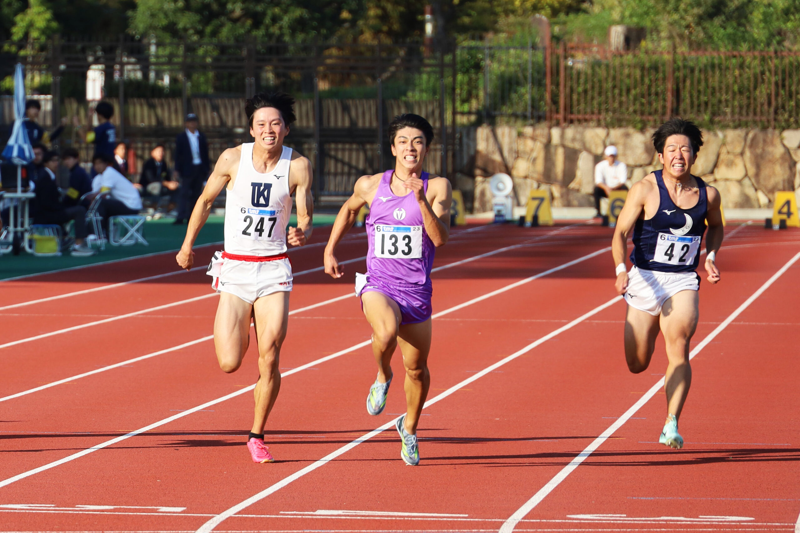 〈男子100ｍ〉　優勝　萩尾脩人