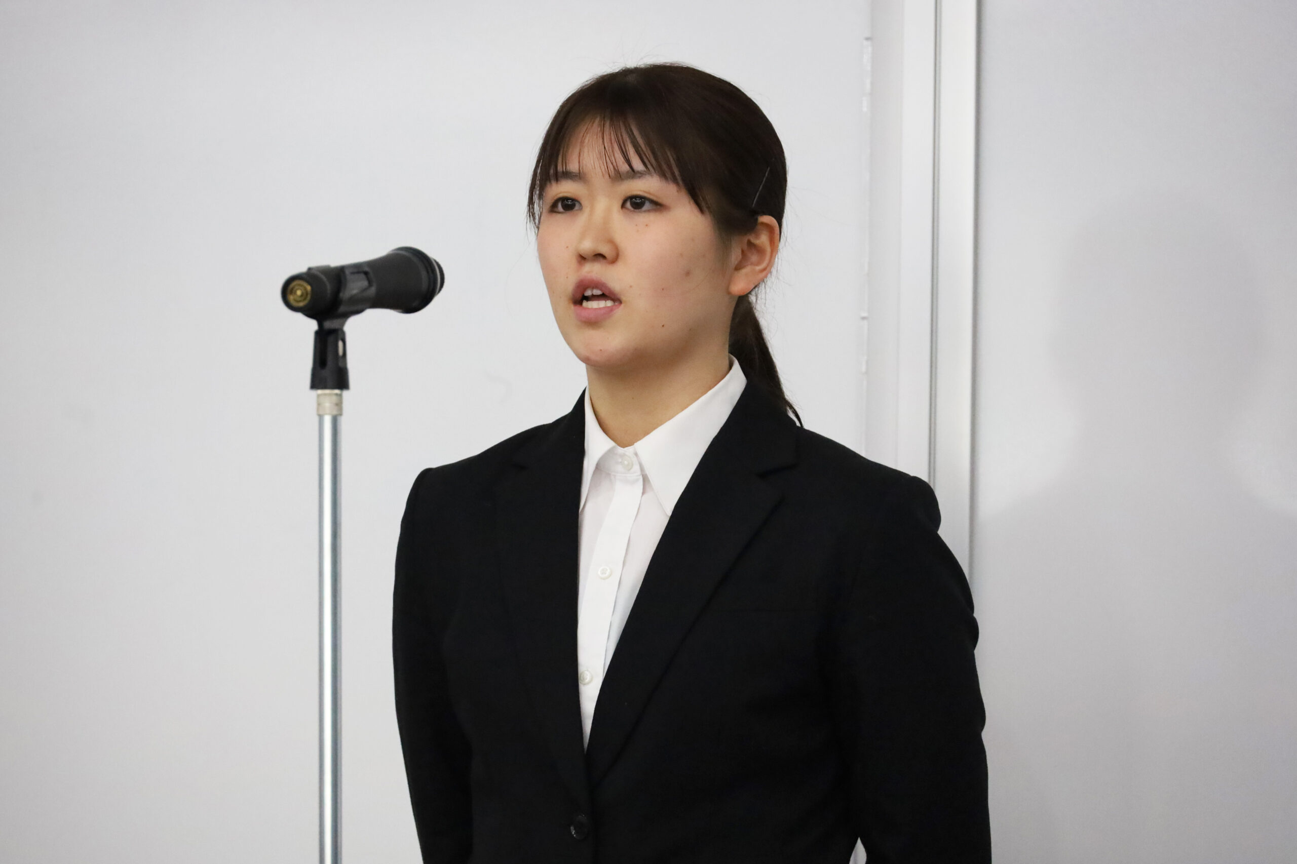 「多くのことに打ち込める環境で色々な経験ができた」とハンドボール部女子の藤井主将