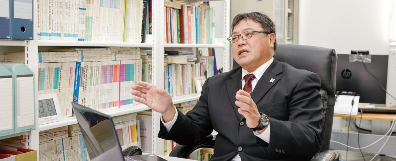 植木 章三 教育学部 教授・学部長