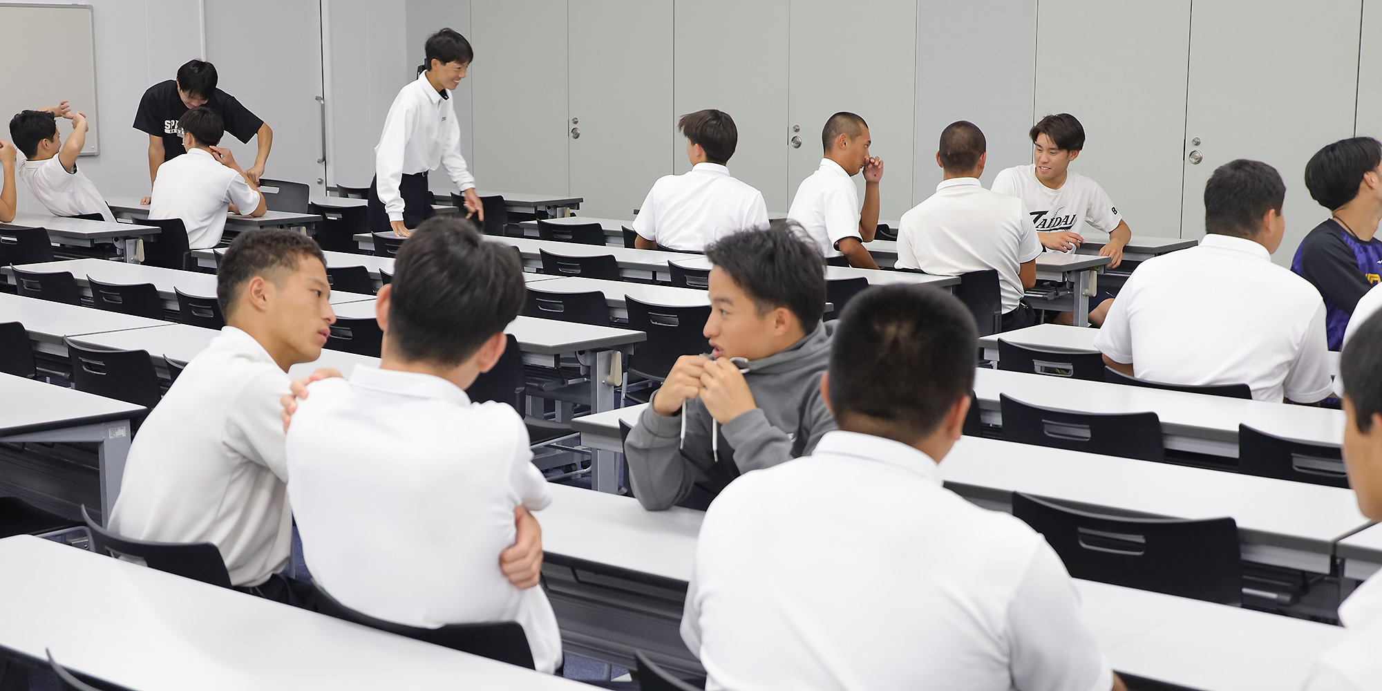 報徳学園OBとの座談会で高校生が学生生活について質問