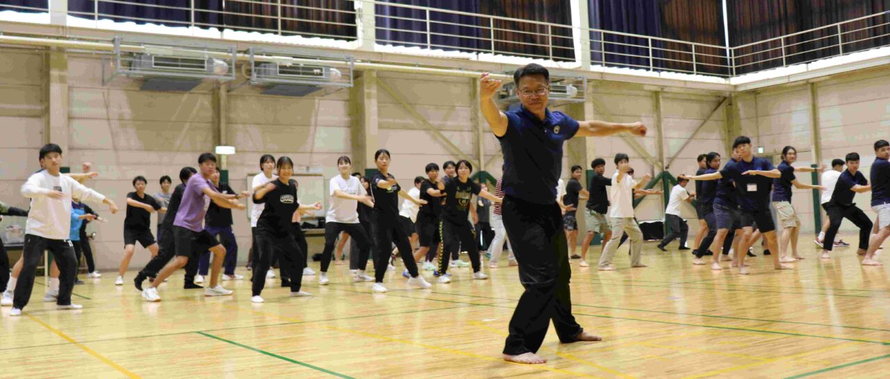 中国拳法のワークショップ。張教授が指導した 【大阪体育大学】
