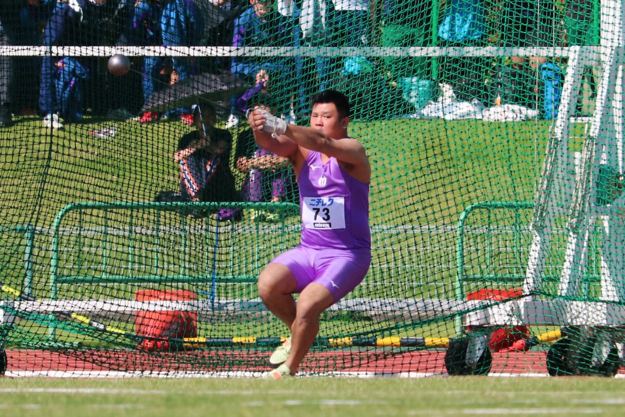 〈ハンマー投げ男子〉優勝　吉田明大