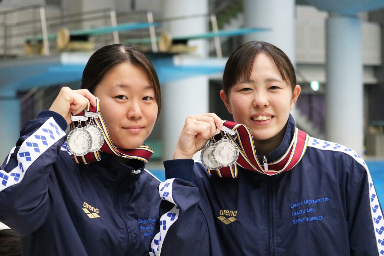 〈女子4×100ｍ メドレーリレー〉　準優勝