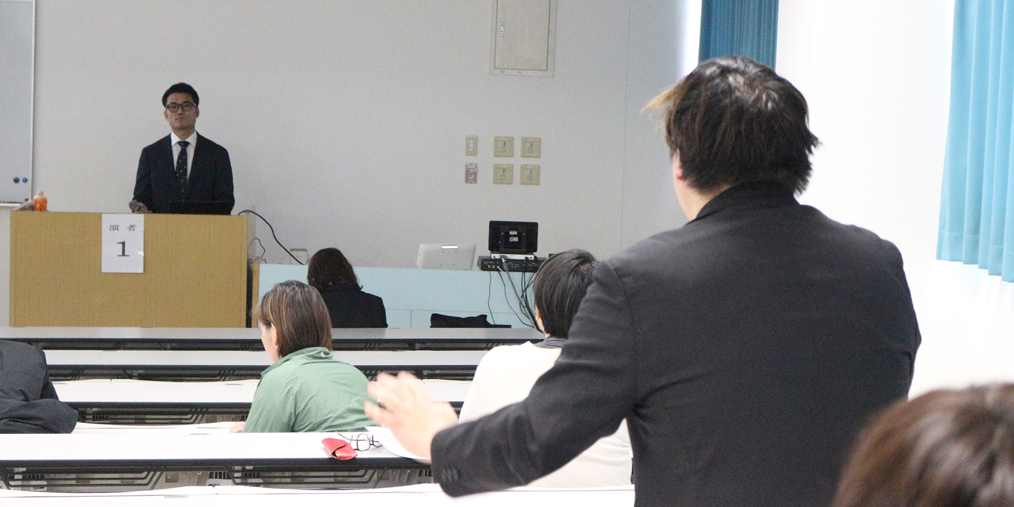 熱心な質問が寄せられる