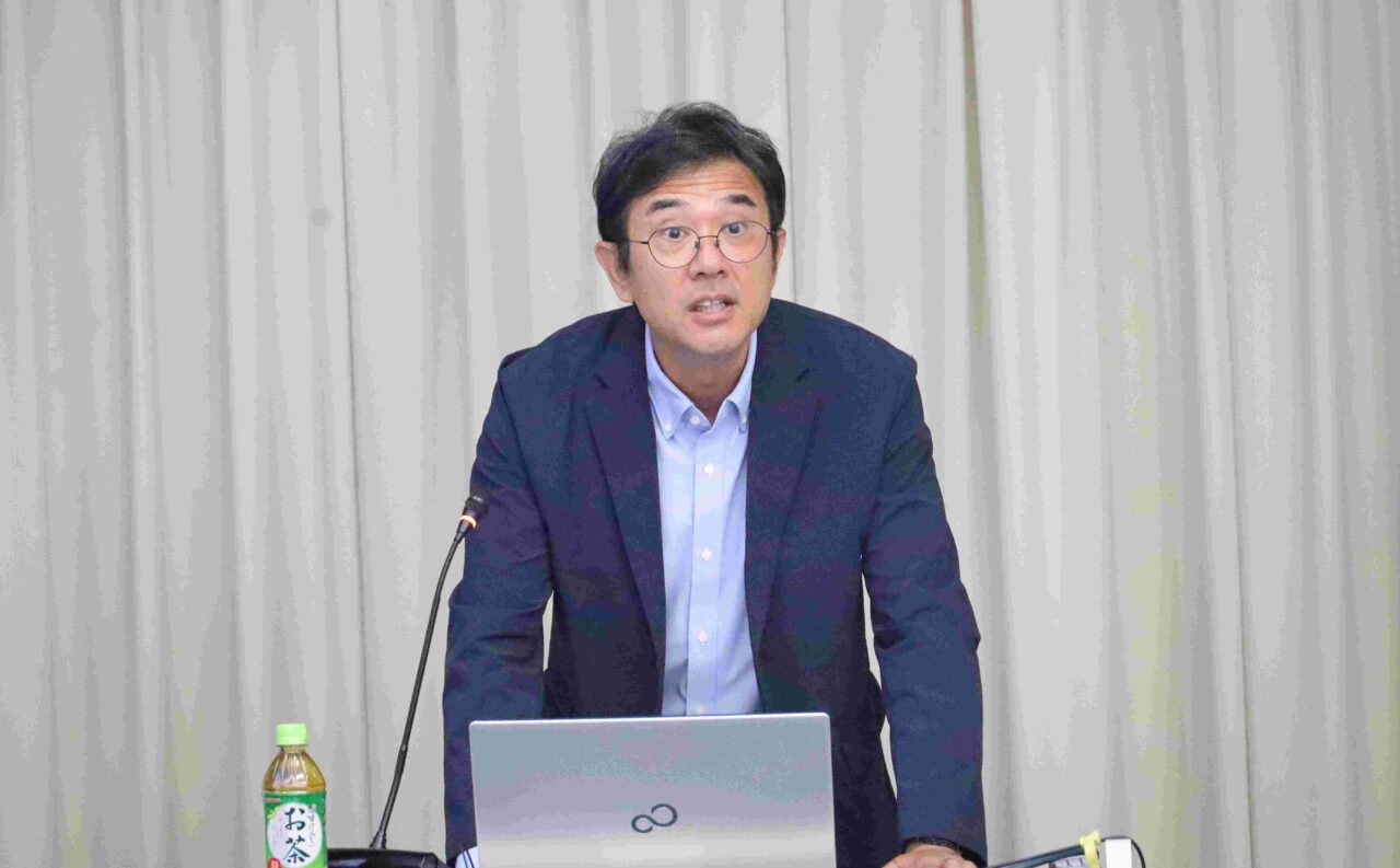閉会のあいさつをする浜田拓副学長 【大阪体育大学】