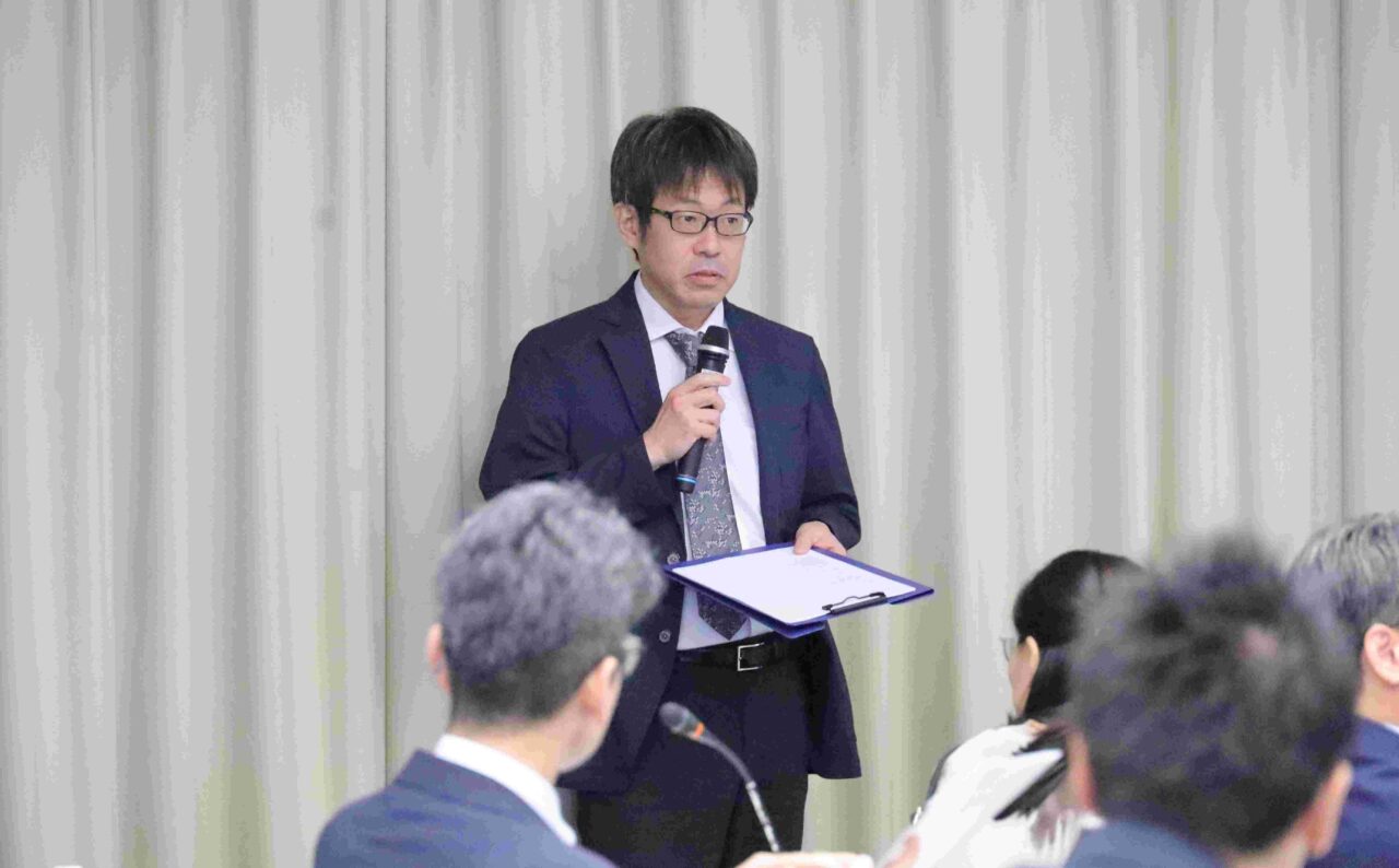 司会を務める平川武仁教授 【大阪体育大学】