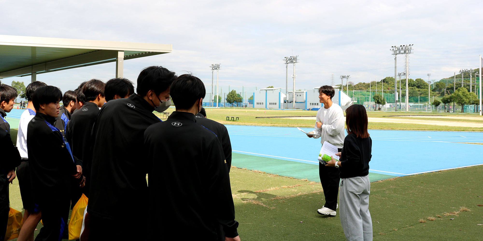 陸上競技場を見学