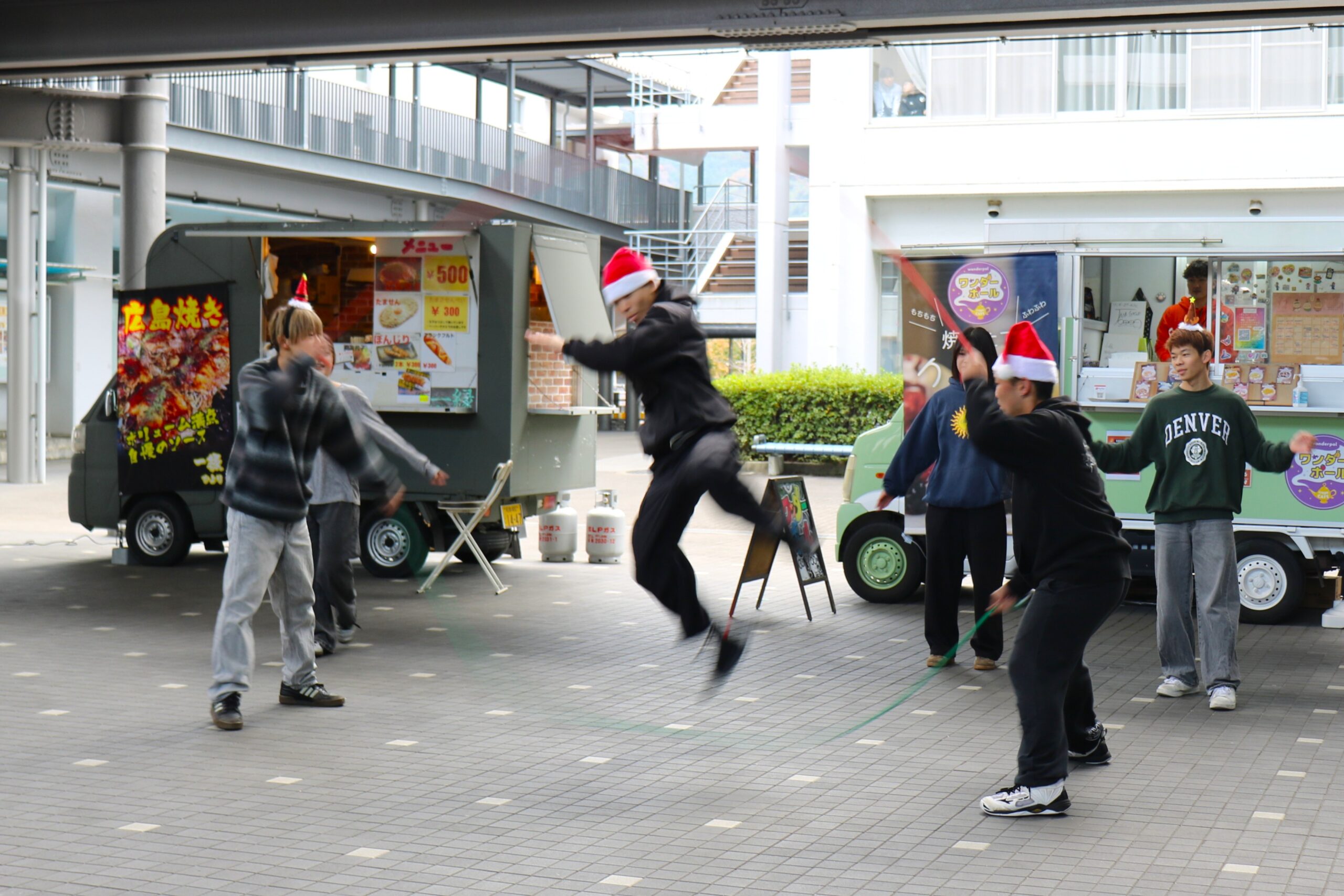 ダブルダッチ部の迫力あるパフォーマンス