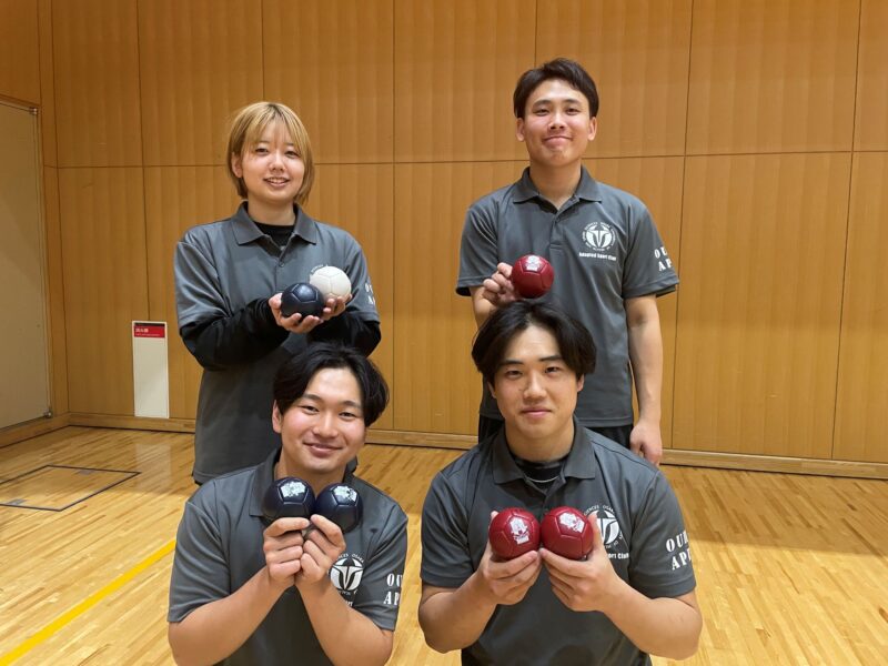 上段左から、髙野結菜(ゆいな)さん(体育学部4年、伊川谷北高校)、中西敬登(のりと)さん(教育学部3年、神港橘高校) 下段左から、田中天晴(てんせい)さん(教育学部2年、神島高校)、河名奏哲(かわなそうてつ)さん(教育学部2年、西京高校)