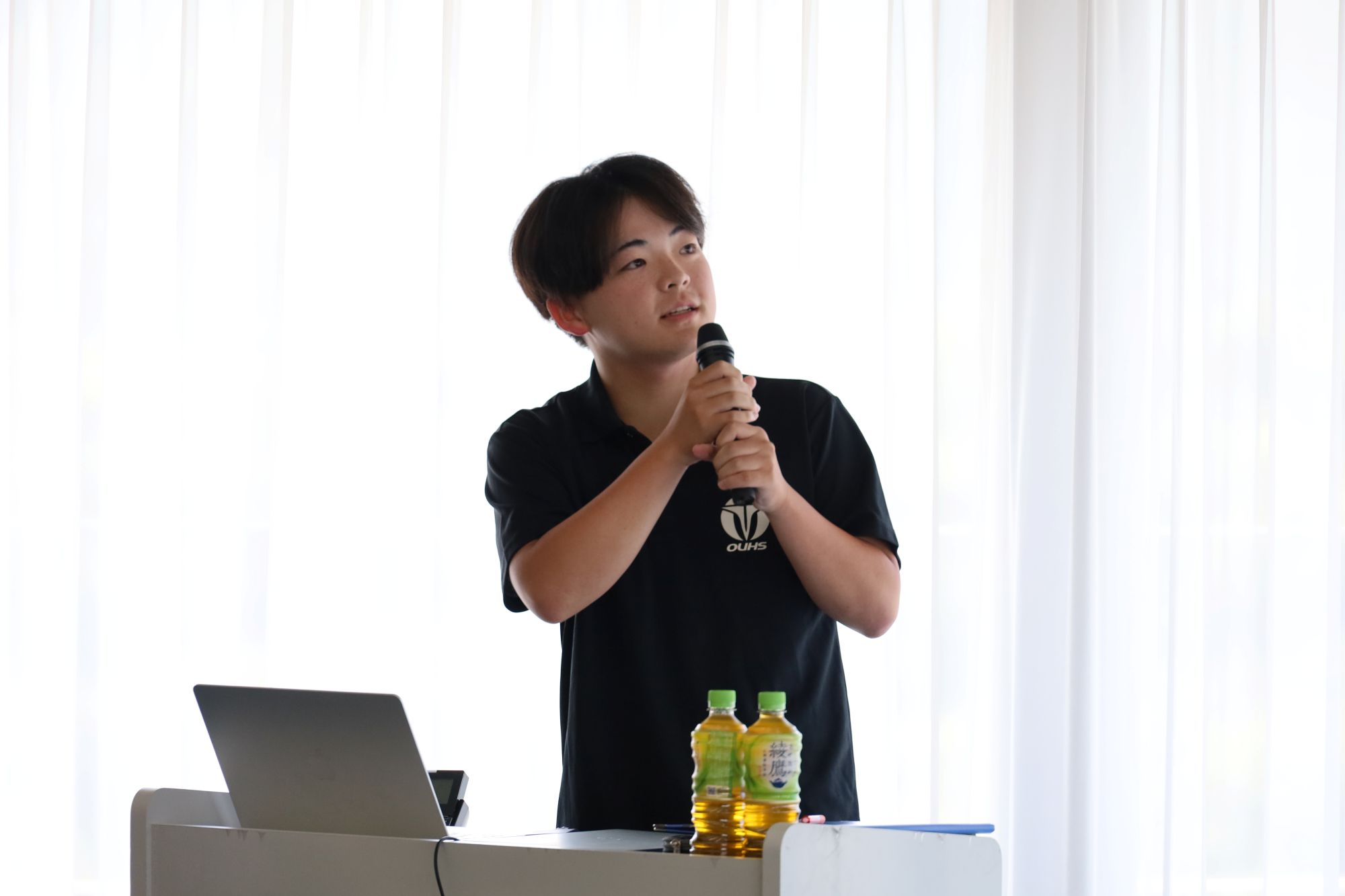授業について話す西村颯知(にしむら・そうち)さん(スポーツ科学部3年、兵庫・北条高校)