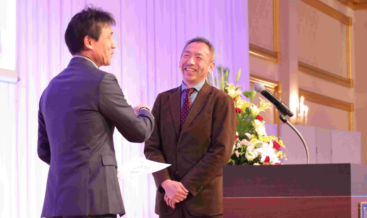 指導者表彰を受ける福村正巳・北陸高校監督 【大阪体育大学】