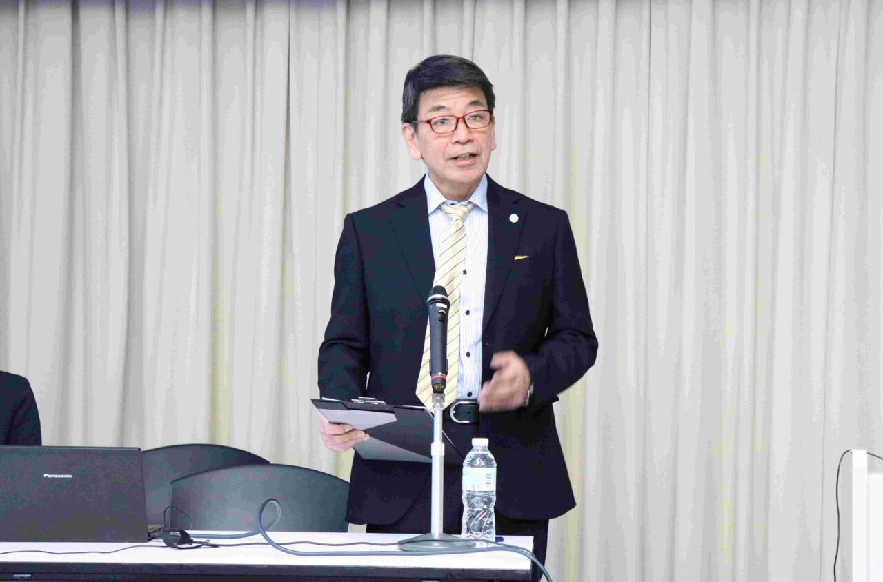開会のあいさつを述べる土屋裕睦教授 【大阪体育大学】