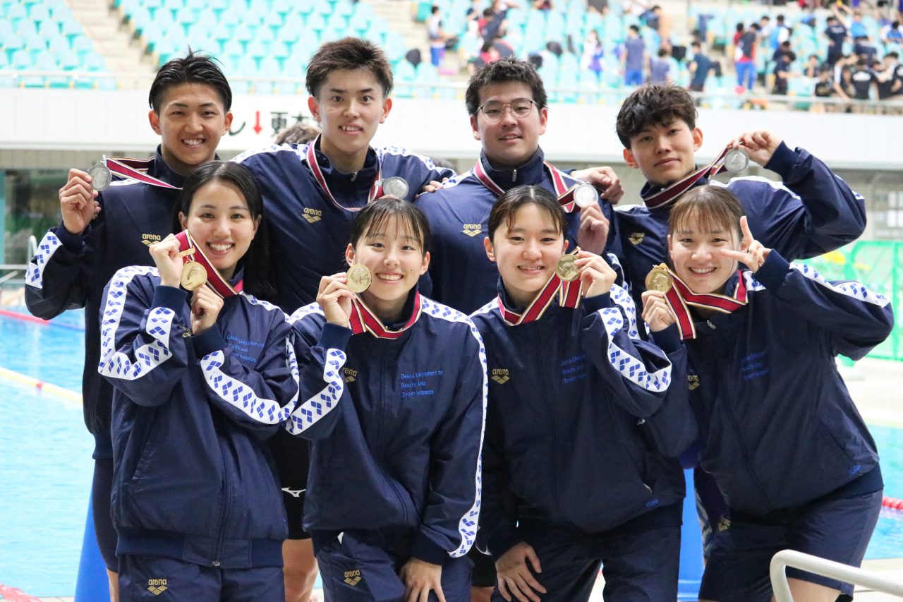 〈4×200ｍ フリーリレー〉　優勝＝女子、準優勝＝男子