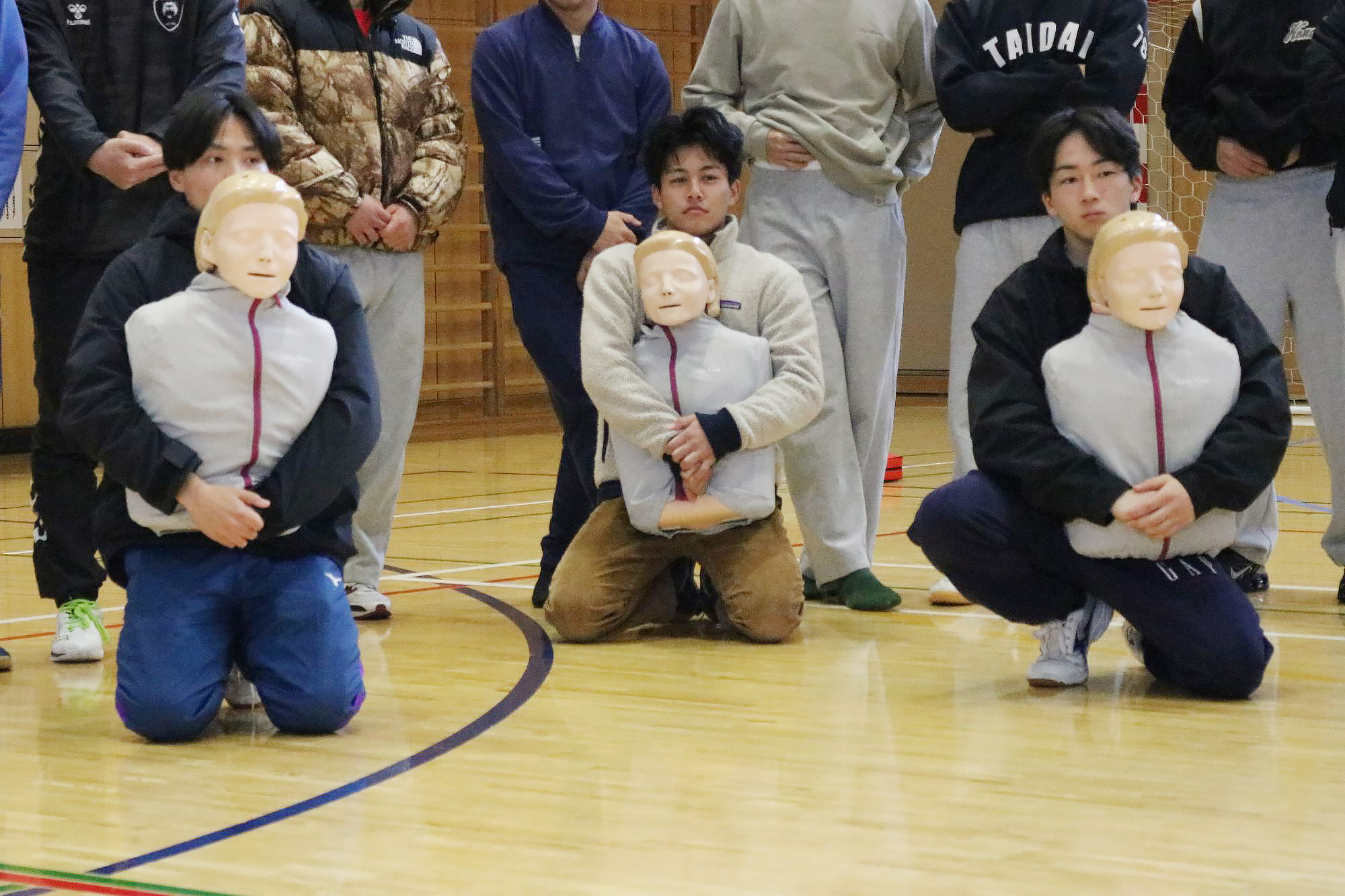 腹部突き上げ法を施したら救急隊に伝えよう