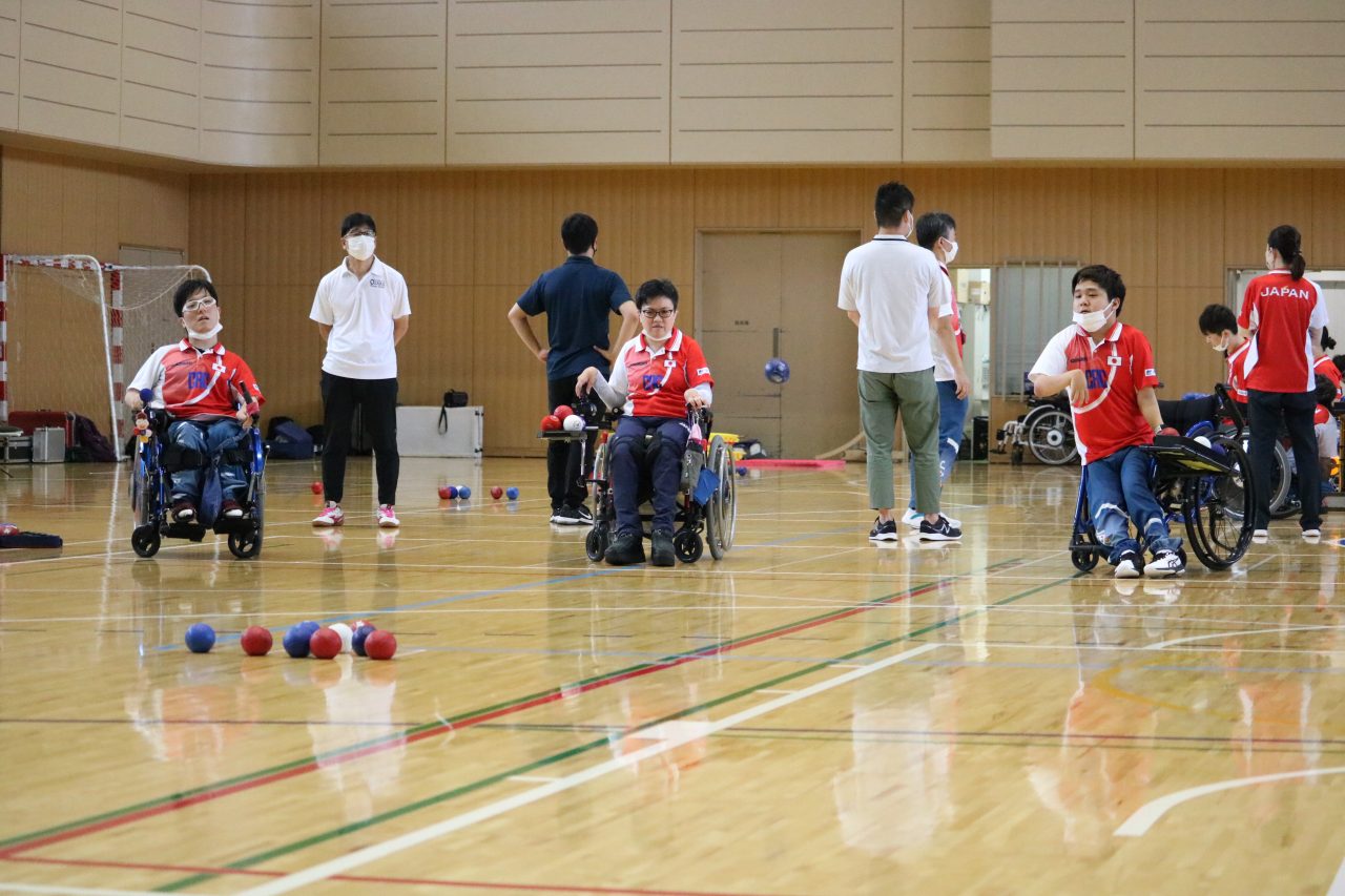 日本ボッチャ協会の強化指定選手の合宿の様子