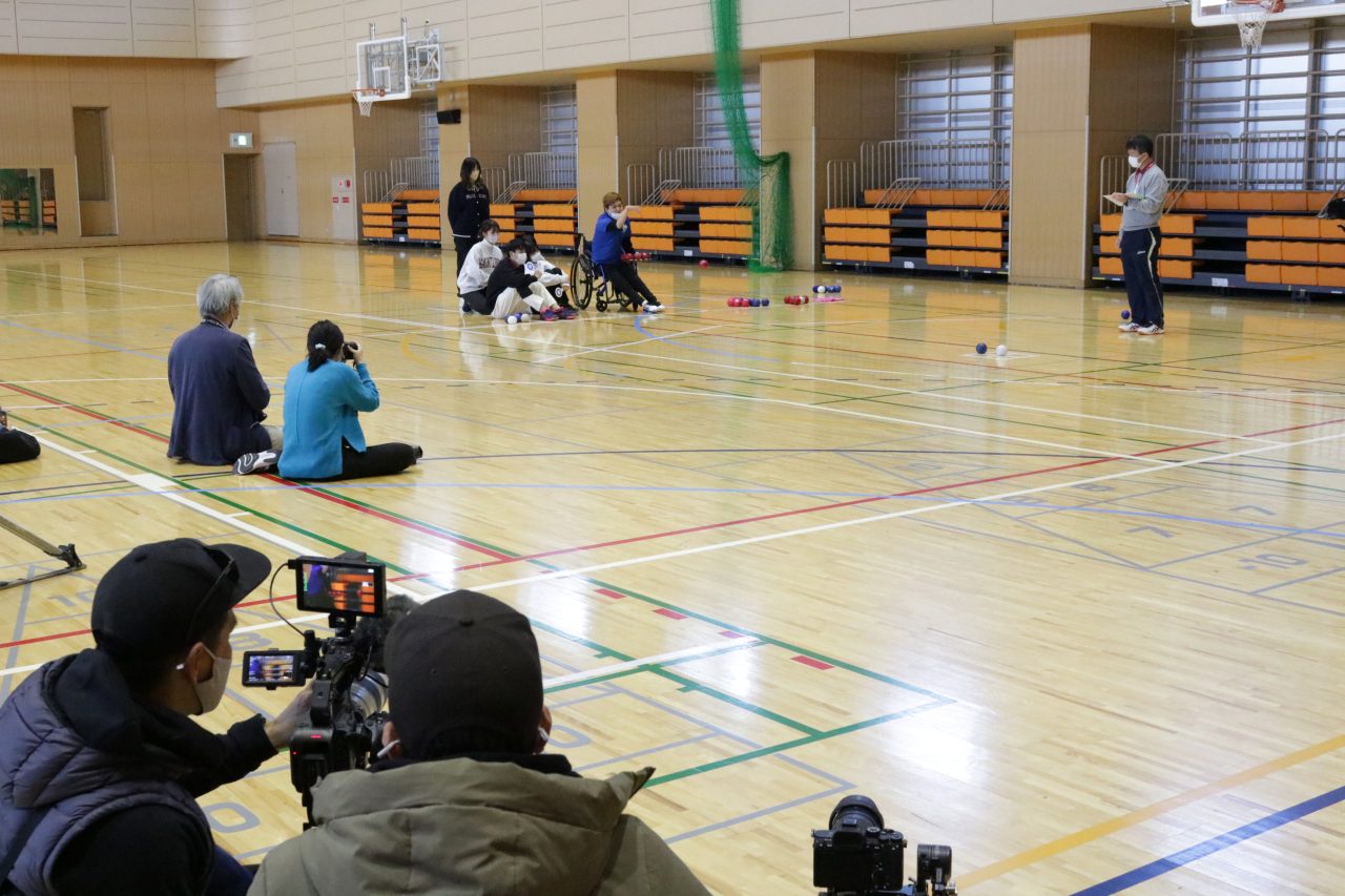 パリ・パラリンピックで日本代表入りをめざす内田選手の練習風景を撮影