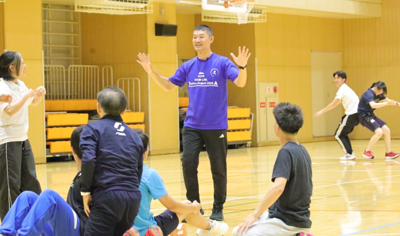 小林博隆准教授の指導で、参加者は、小林研究室がユーチューブで公開しているミニゲームを体験した
【大阪体育大学】