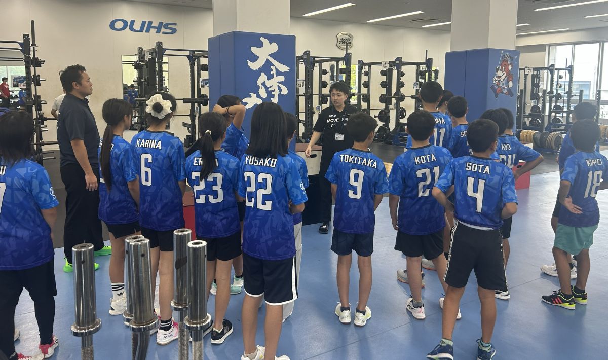 S&Cルームを見学する子どもたち
【大阪体育大学】