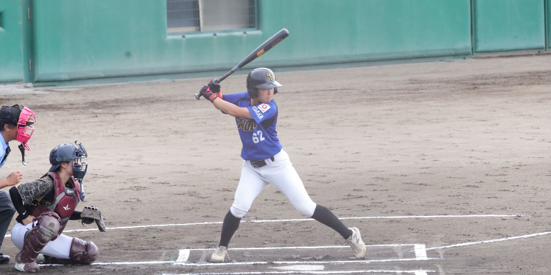 1番・渡部雅(体育学部4年、京都外大西高校)。四回には3打席連続安打となる2点適時打を放った 【大阪体育大学】
