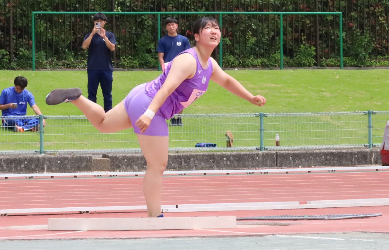 ＜女子砲丸投げ＞優勝　山本佳奈