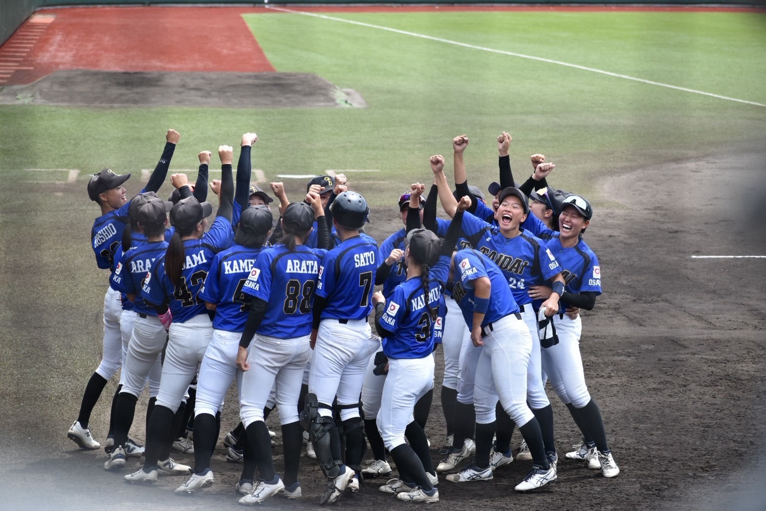 一挙７得点で、初戦で敗れた環太平洋大学に逆転勝ちした大阪体育大学
【大阪体育大学】