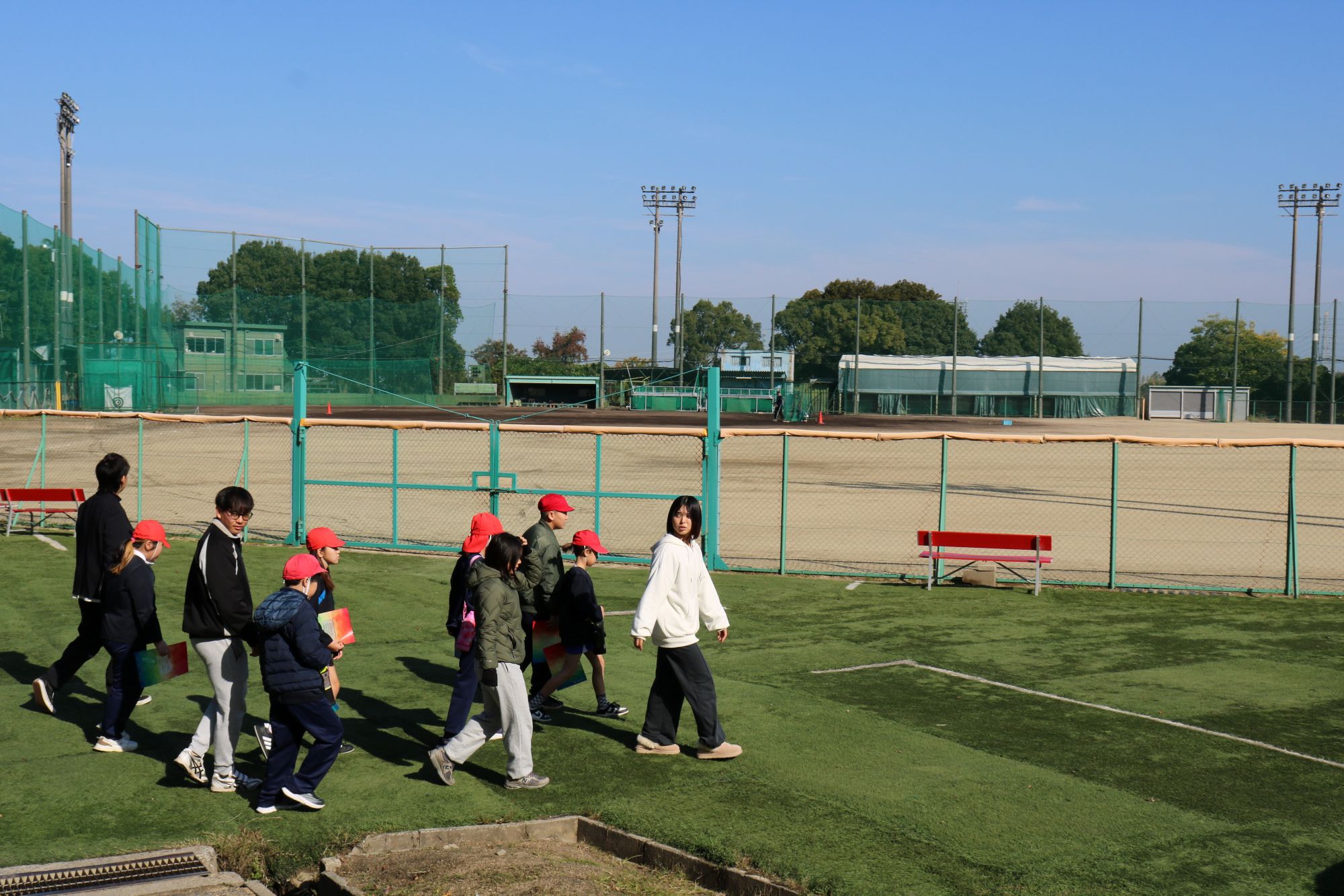 内野の黒土は甲子園球場の土と同じ産地の野球場を見学