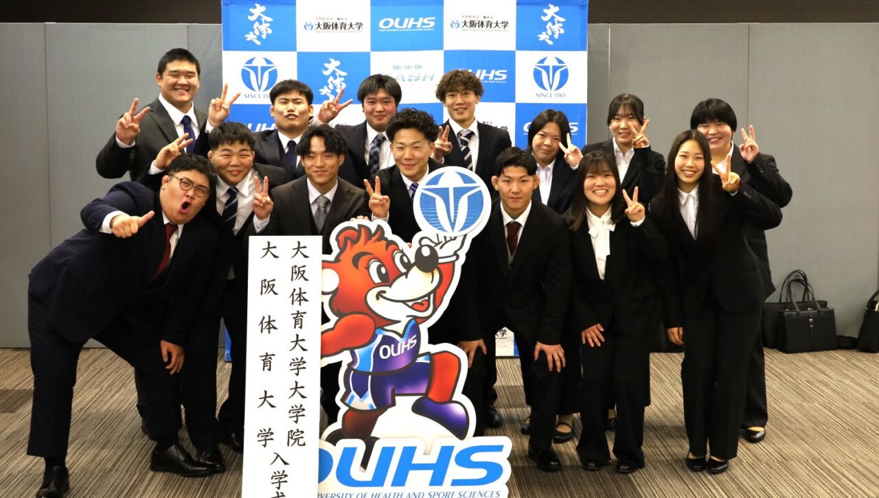 大盛況の記念撮影コーナー 【大阪体育大学】