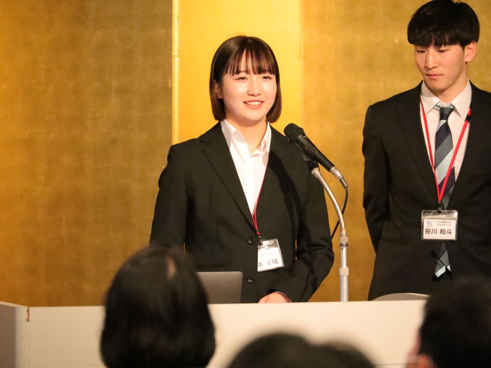陽本千咲さん（スポーツ科学部２年、大阪・城南学園高校）。「ＩＣＴ機器を使用することで、学習指導要領が示す思考力や判断力、表現力を養うことができると思う」 【大阪体育大学】