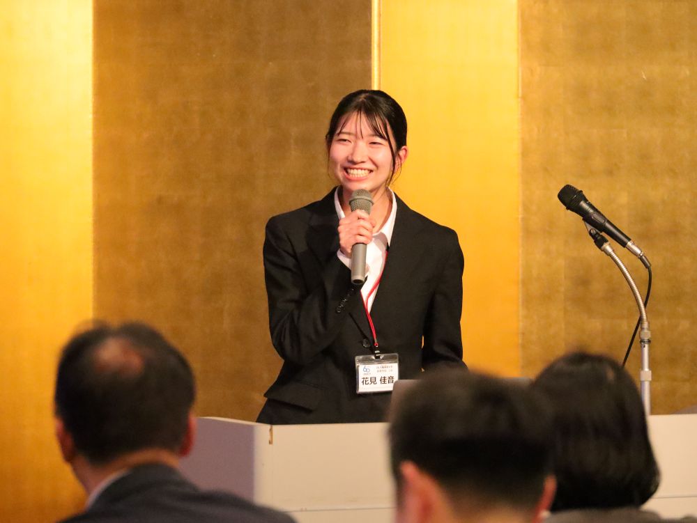 花見佳音さん（体育学部３年、大阪・今宮高校）。「今後、ＡＩスマートコーチを使った指導を実践していきたい」 【大阪体育大学】