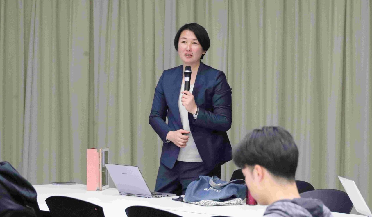 研究教育セミナーを開催した髙本恵美教授。筑波大学大学院で尾縣さんに師事した
【大阪体育大学】